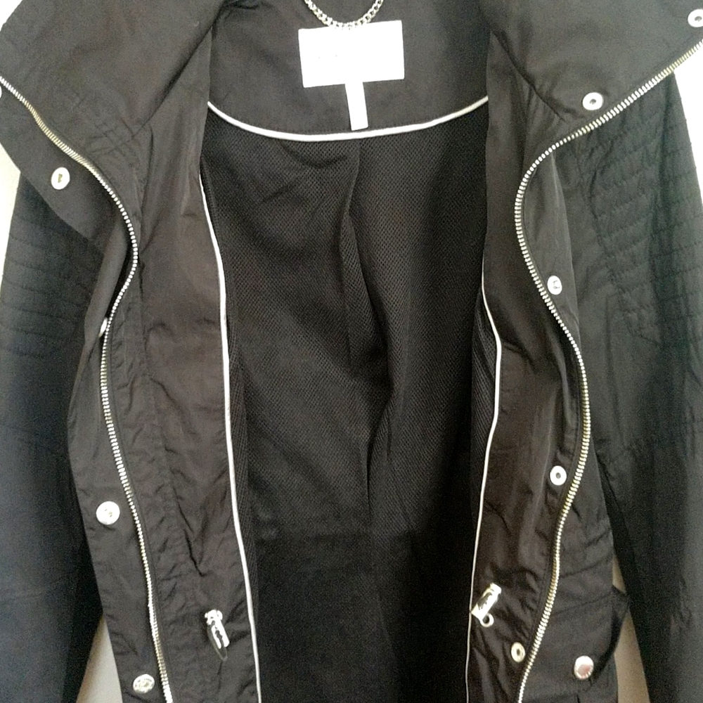 Woman's jacket - Picture 5 of 8
